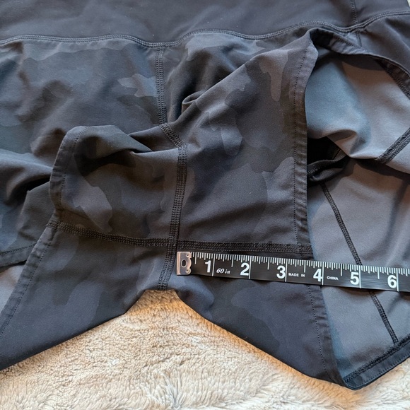 Lululemon Speed Up High-Rise Short 4" *Long in Heritage Camo Deep Coal Multi - Picture 10 of 16